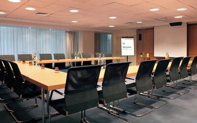 Meeting room at Sheraton Paris Charles De Gaulle Airport Hotel.