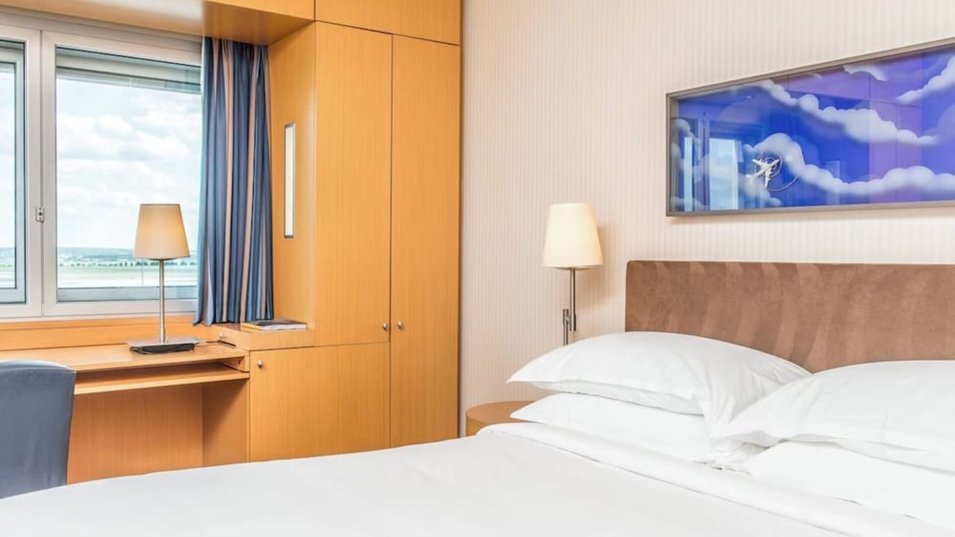 Day use room at Sheraton Paris Charles De Gaulle Airport Hotel.