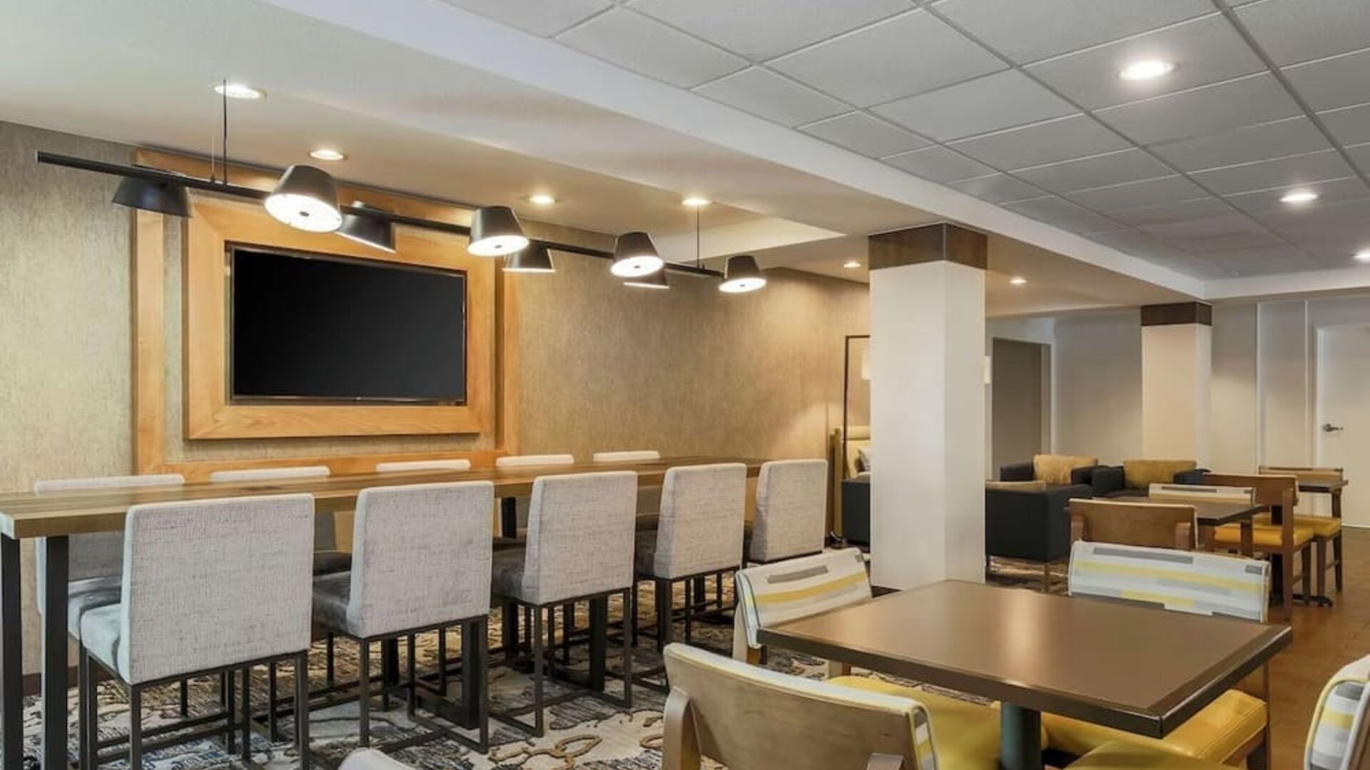 Hotel bar at Hampton Inn & Suites Denver Tech Center.