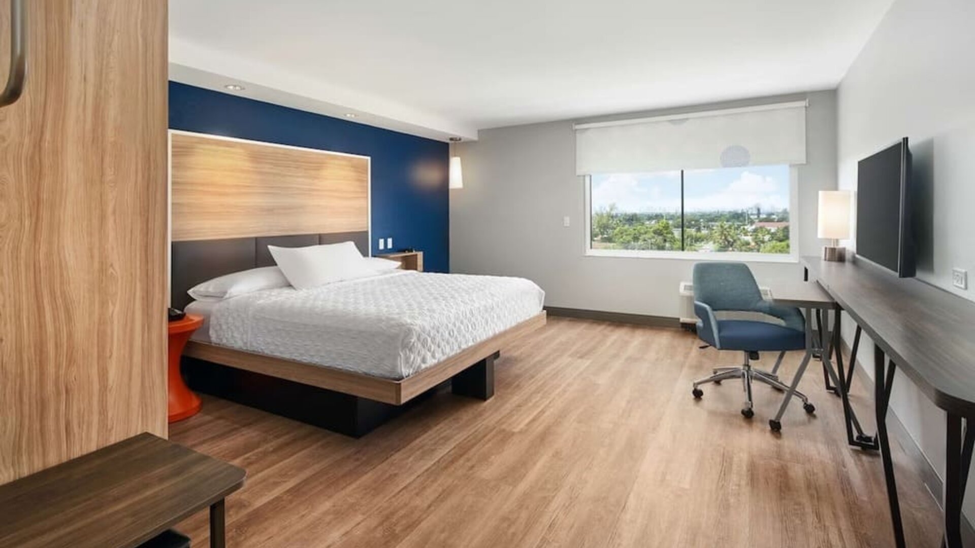 Day use room at Tru By Hilton Ft. Lauderdale Airport.