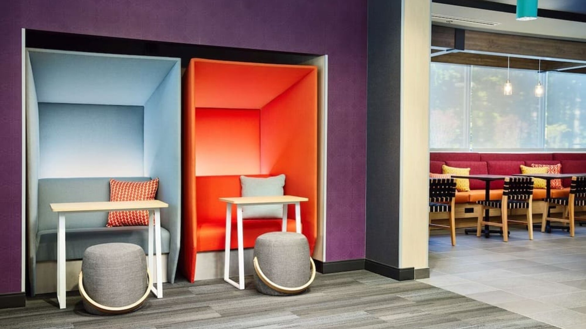 Coworking cubicles at Tru By Hilton Atlanta Northlake Parkway.