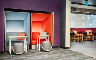 Coworking cubicles at Tru By Hilton Atlanta Northlake Parkway.
