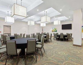 Meeting room at Embassy Suites By Hilton Oahu Kapolei.