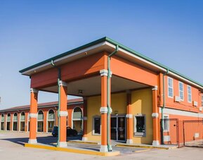 Parking available at Express Inn Gulf Bank.