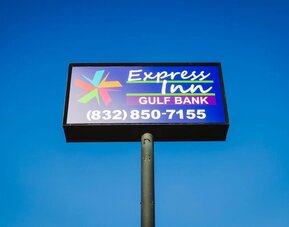 Property lettering at Express Inn Gulf Bank.