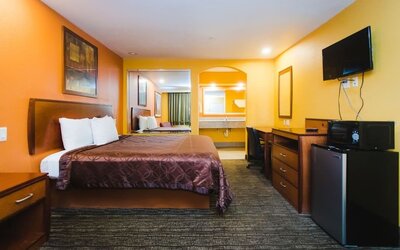 Day use room at Express Inn Gulf Bank.