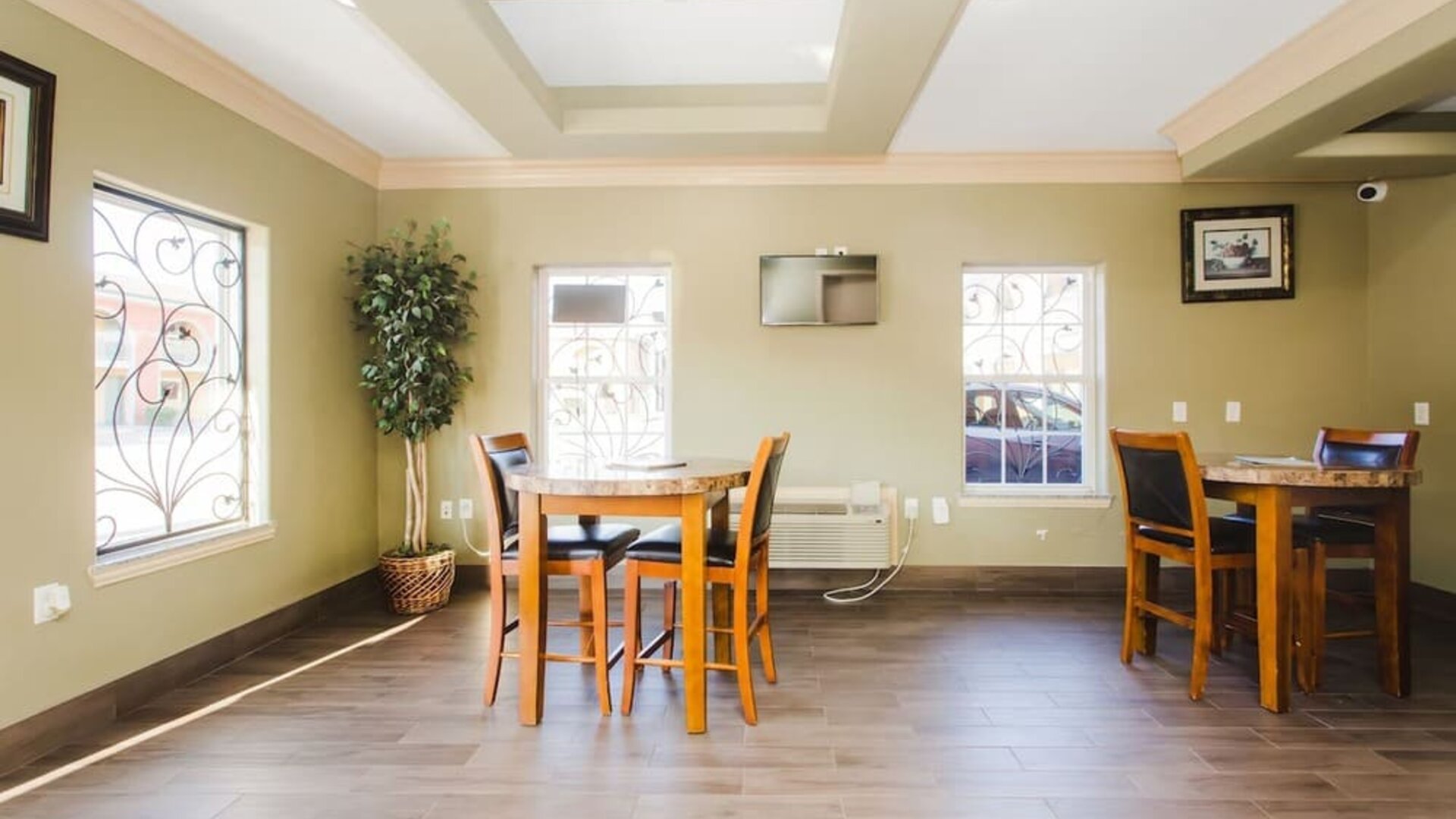 Lobby seating at Express Inn Gulf Bank.