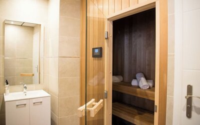 Steam room at Splendid Hotel & Spa Nice.