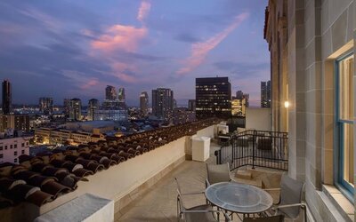 Rooftop terrace at Courtyard San Diego Downtown.