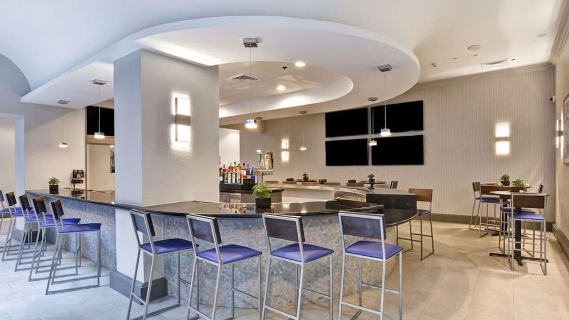 On-site bar at Embassy Suites By Hilton Miami - International Airport.