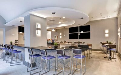 On-site bar at Embassy Suites By Hilton Miami - International Airport.