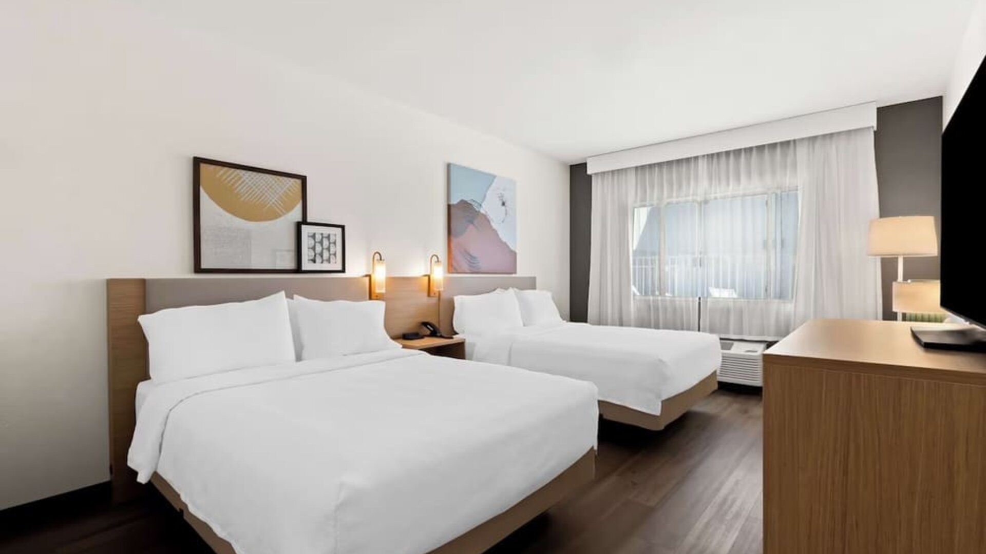 Day use room with natural light at Spark By Hilton Fountain Hills Scottsdale.