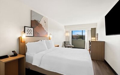 Day use room with natural light at Spark By Hilton Fountain Hills Scottsdale.
