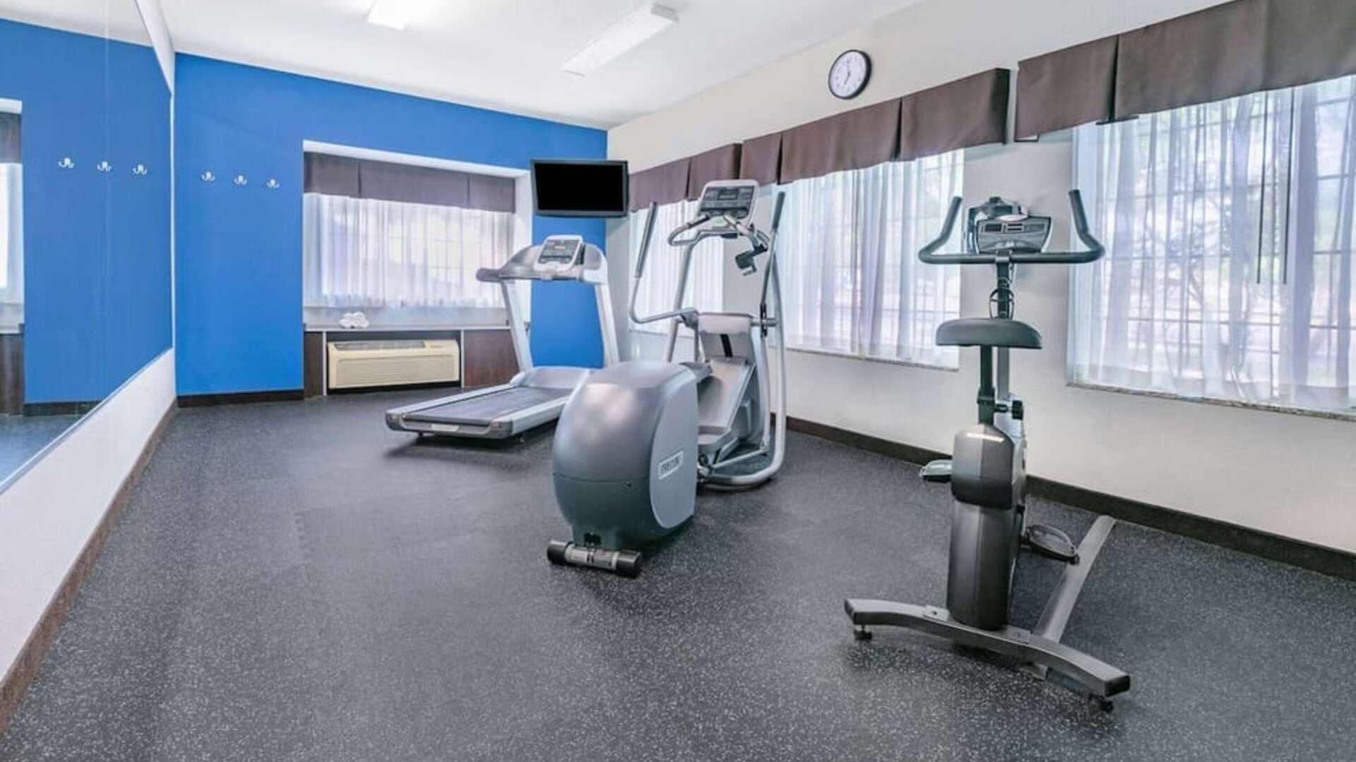 Gym at Microtel Inn And Suites By Wyndham Austin Airport.