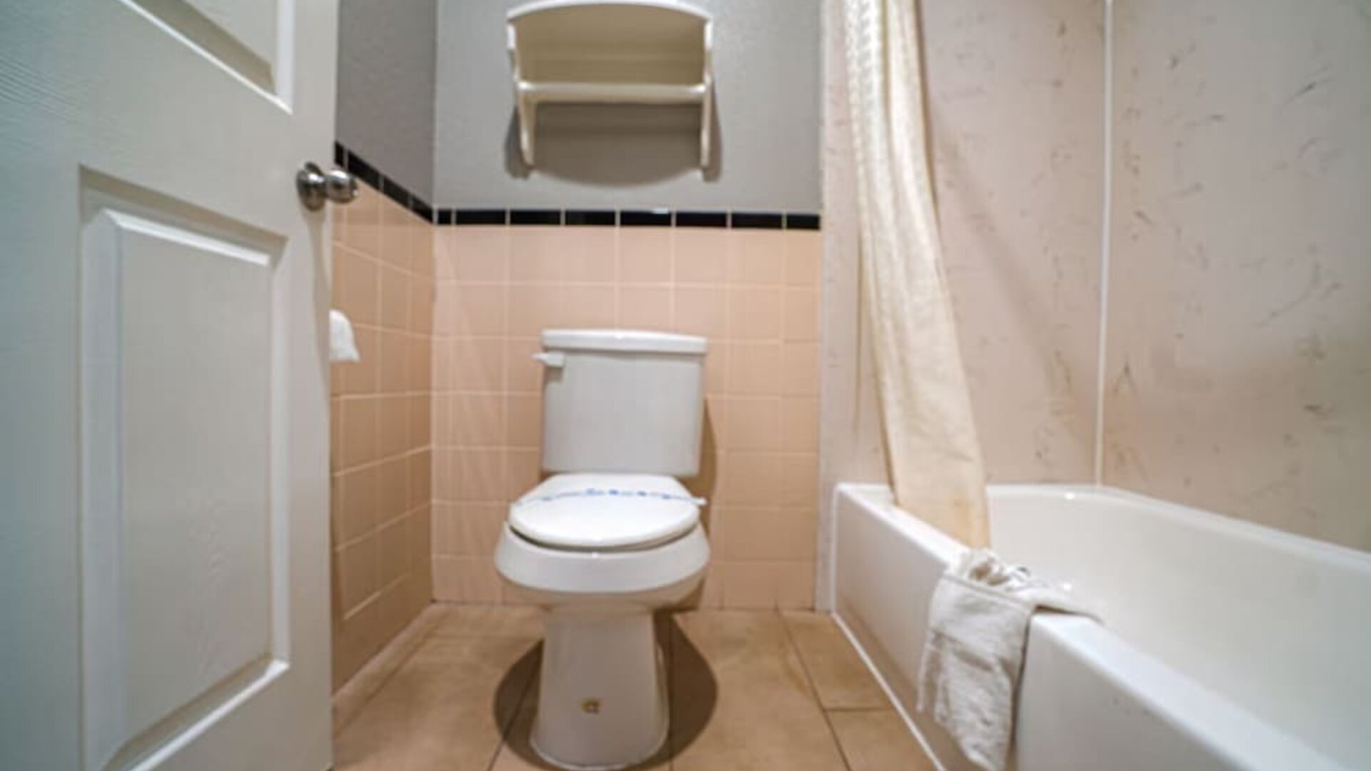 Day use room at Hotel Bliss Kemah Boardwalk.