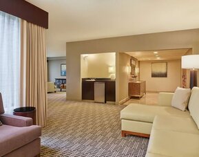 Lounge area at DoubleTree By Hilton Houston Intercontinental Airport.