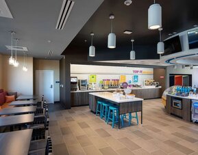 Dining area at Tru By Hilton Eugene.