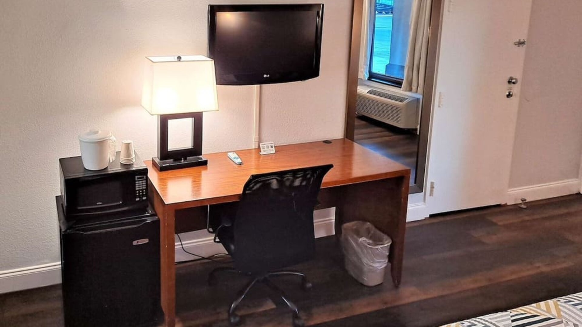 Day use room amenities at Studio 6 Baltimore West - Catonsville.