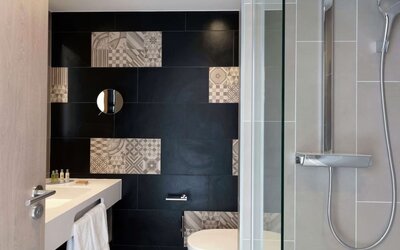 Guest bathroom at Hilton Garden Inn Massy.