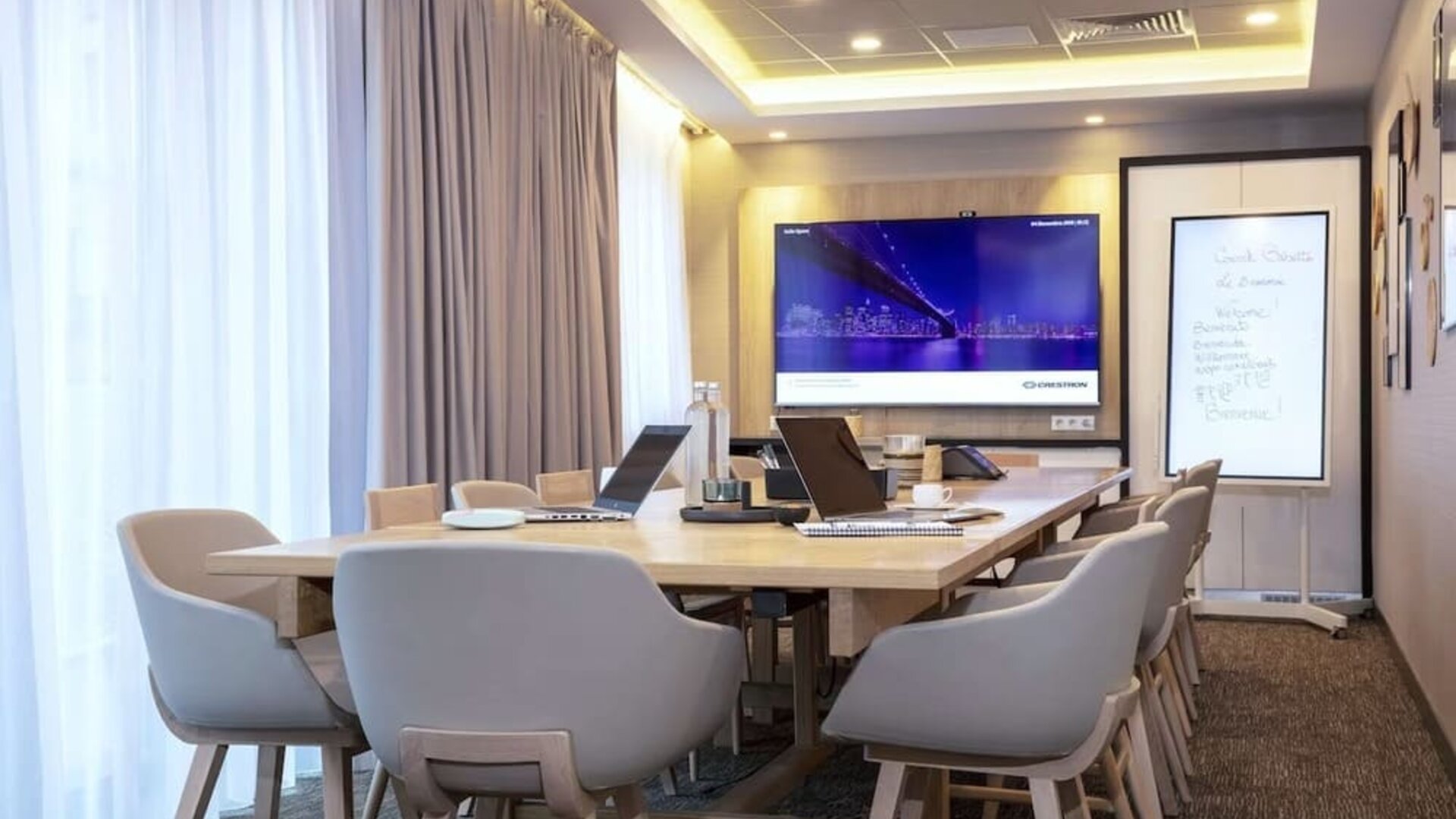 Meeting room at Hilton Garden Inn Massy.