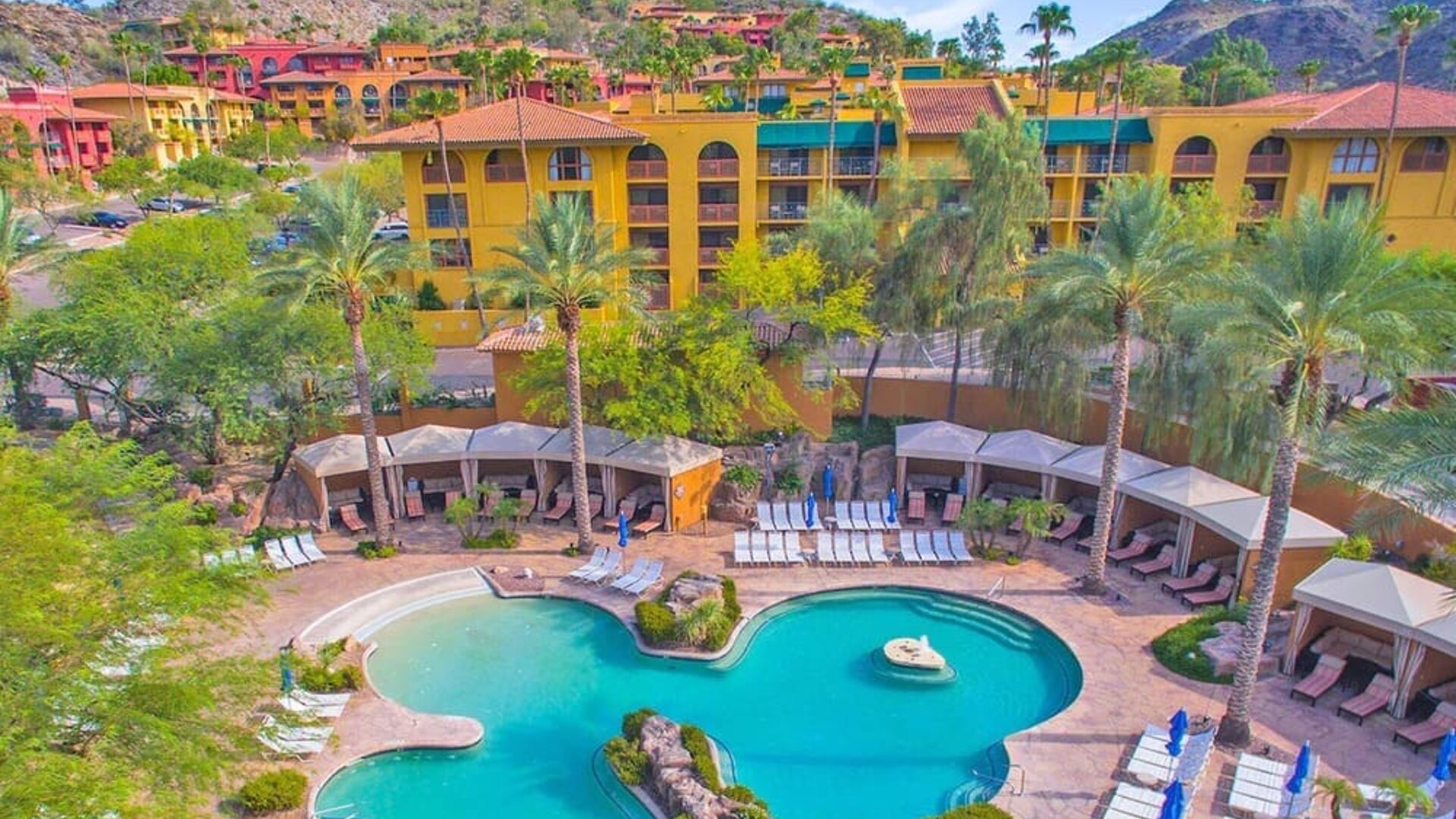 Outdoor pool at Hilton Phoenix Tapatio Cliffs Resort.