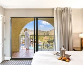 Day use room at Hilton Phoenix Tapatio Cliffs Resort.