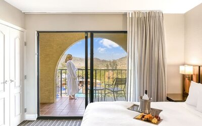 Day use room at Hilton Phoenix Tapatio Cliffs Resort.