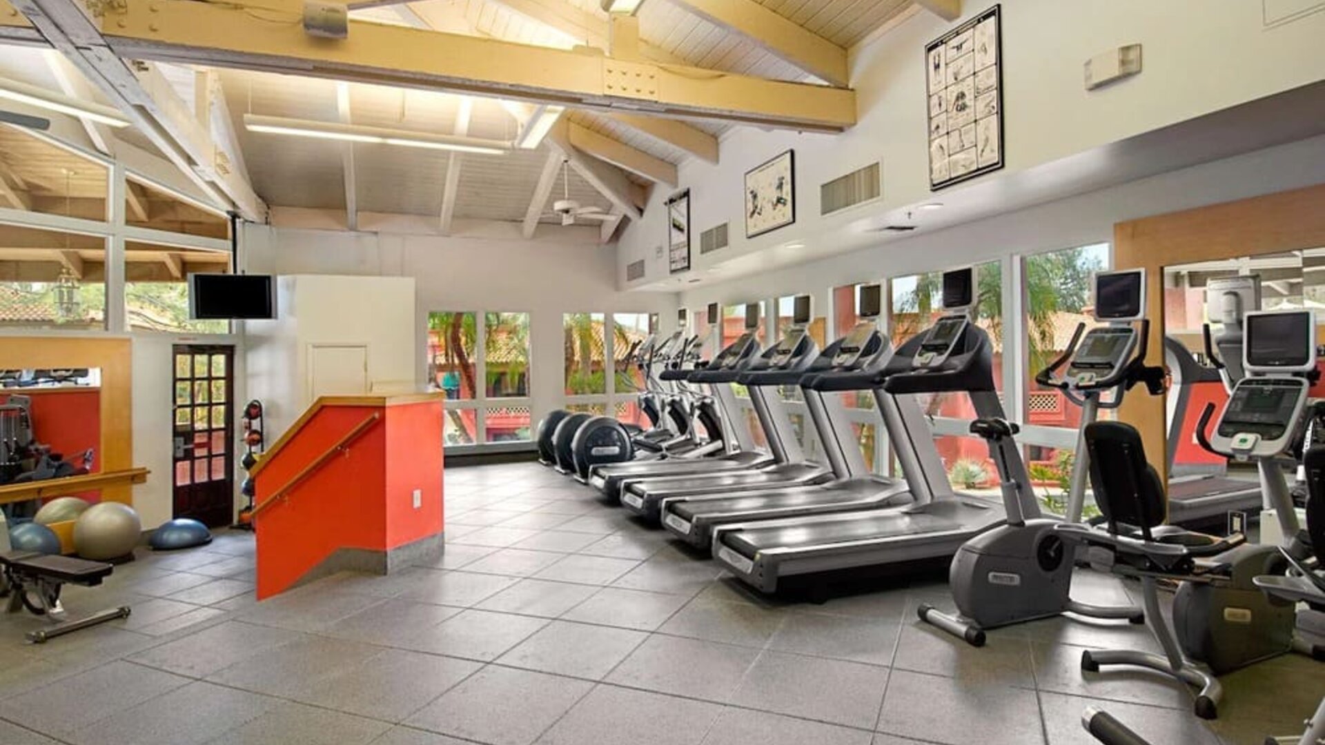 Gym at Hilton Phoenix Tapatio Cliffs Resort.