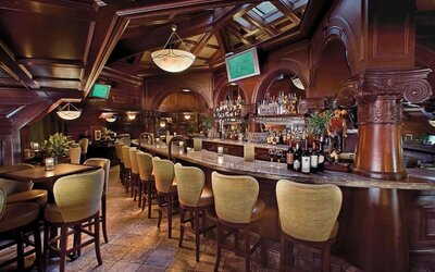 Hotel bar at Hilton Phoenix Tapatio Cliffs Resort.