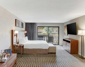 Day use room at Hilton Phoenix Tapatio Cliffs Resort.