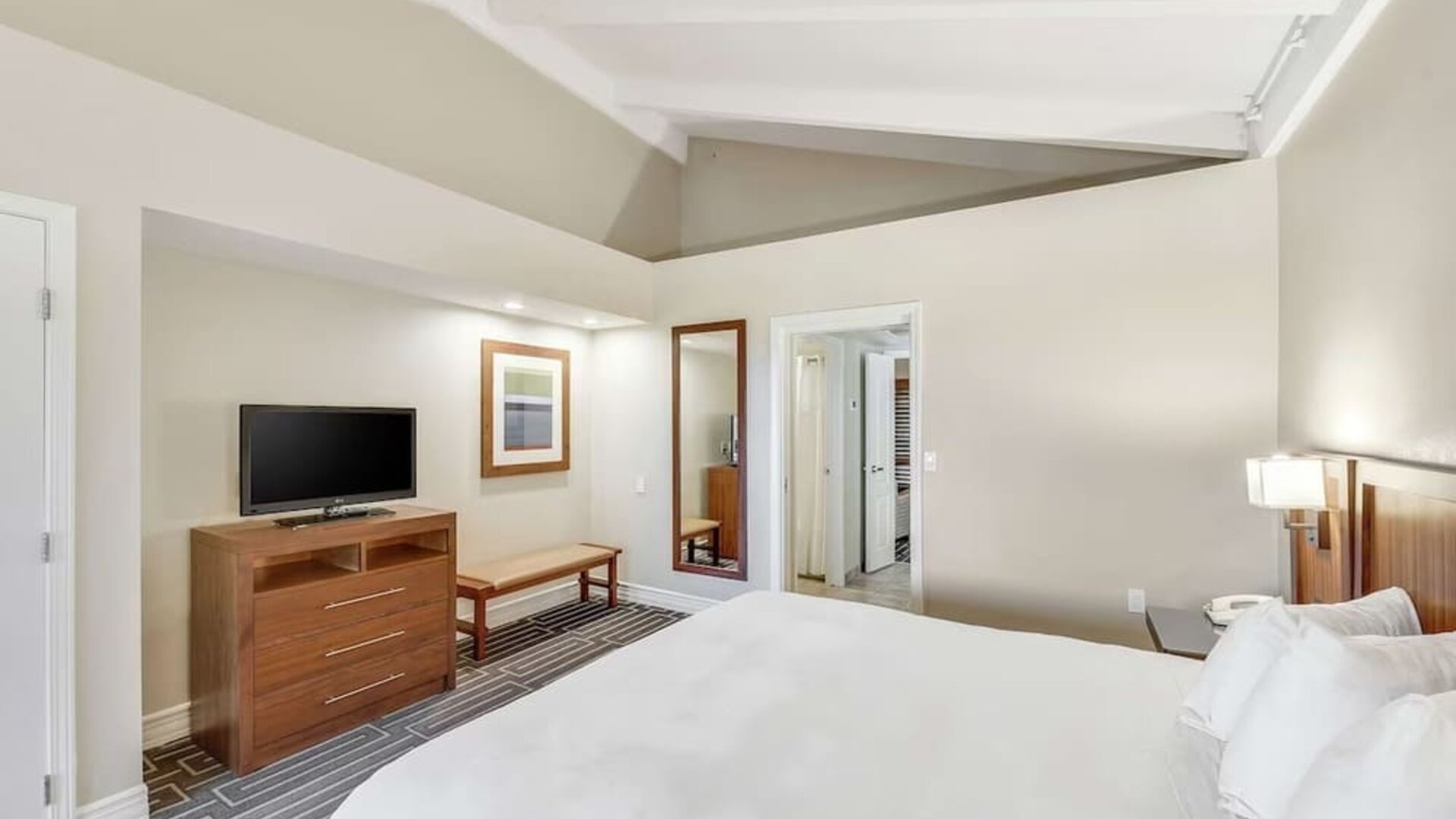 Day use room at Hilton Phoenix Tapatio Cliffs Resort.