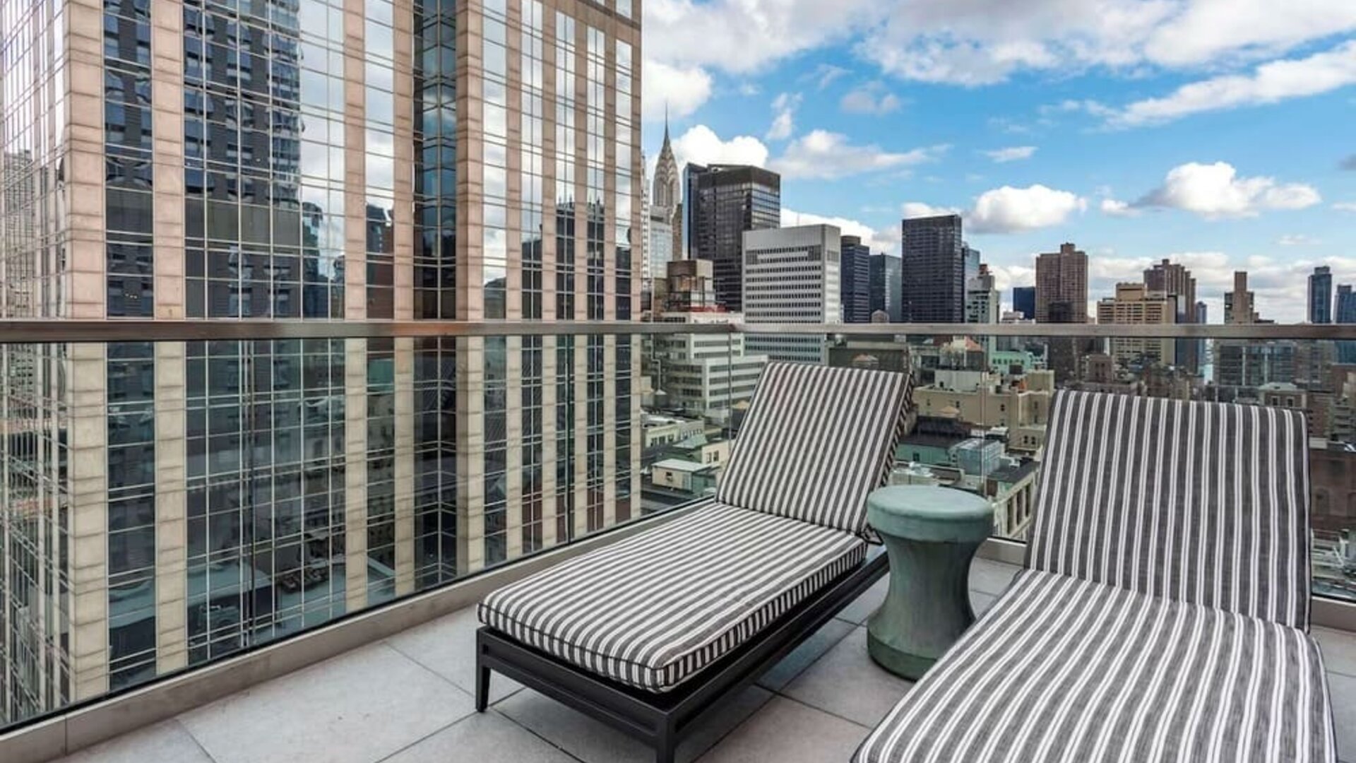 Rooftop seating at The Draper New York.