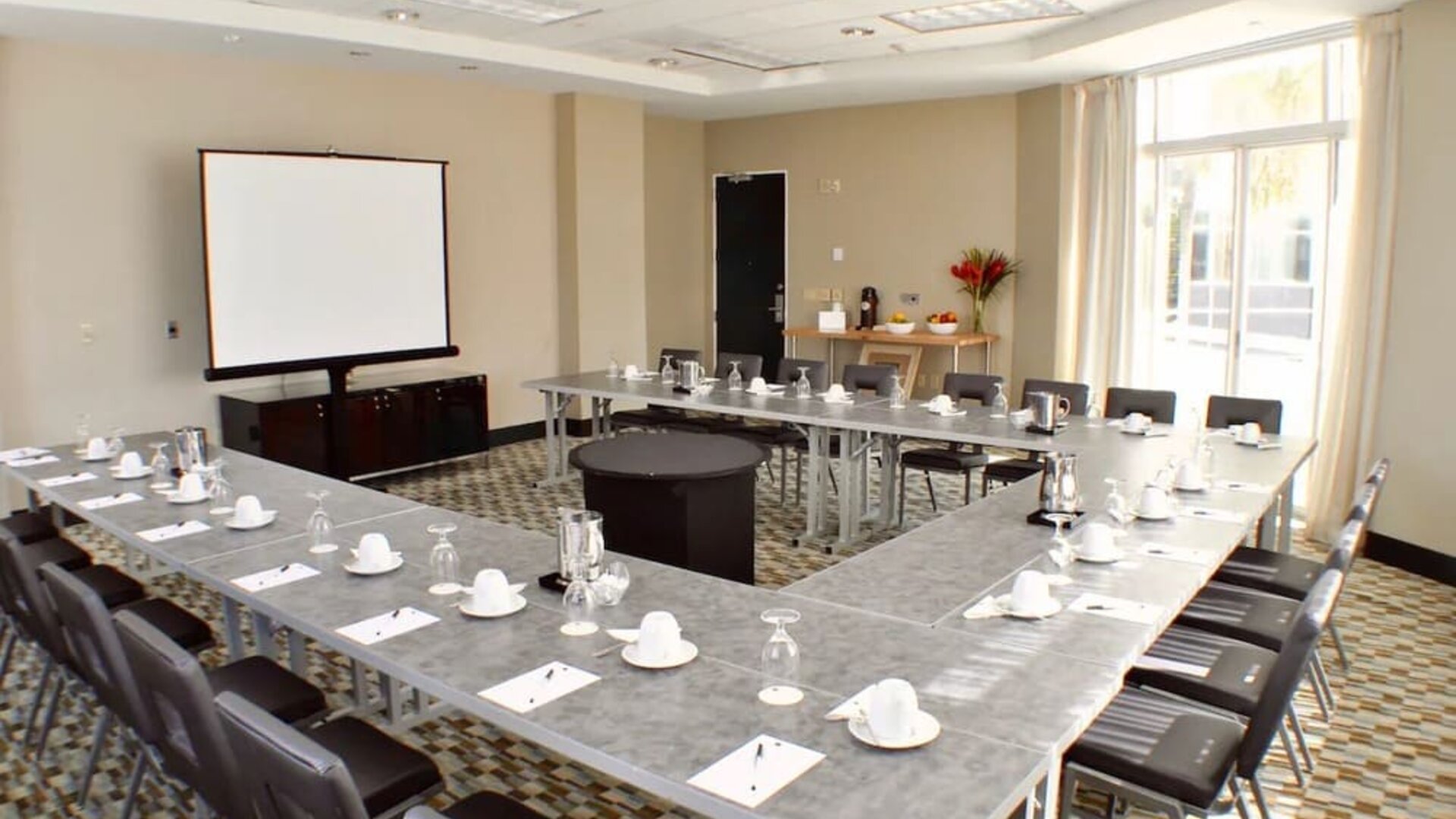 Meeting room at GALLERYone - A DoubleTree Suites By Hilton Hotel.