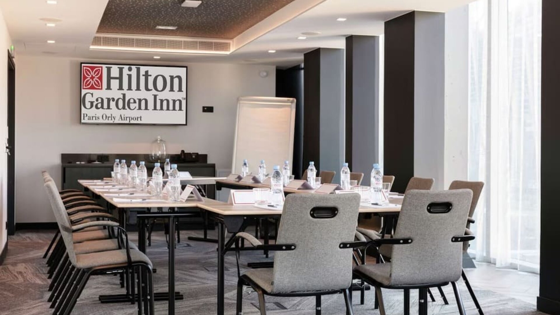 Meeting room at Hilton Garden Inn Paris Orly Airport.