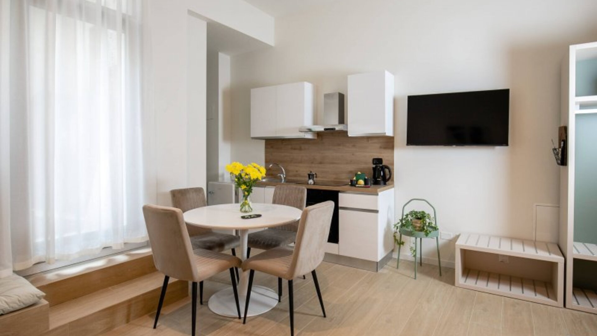 Aiello Hotels CItylife Apartments