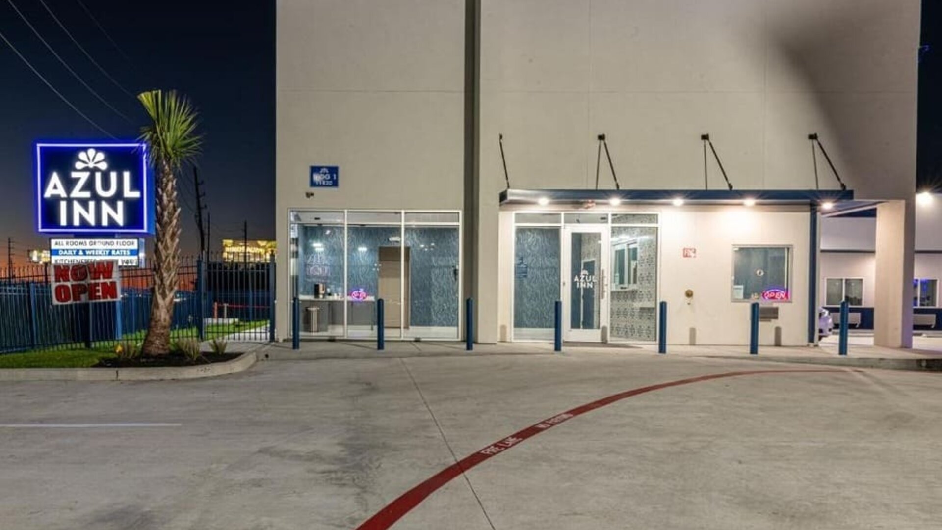 Motel exterior at Azul Inn, Houston.