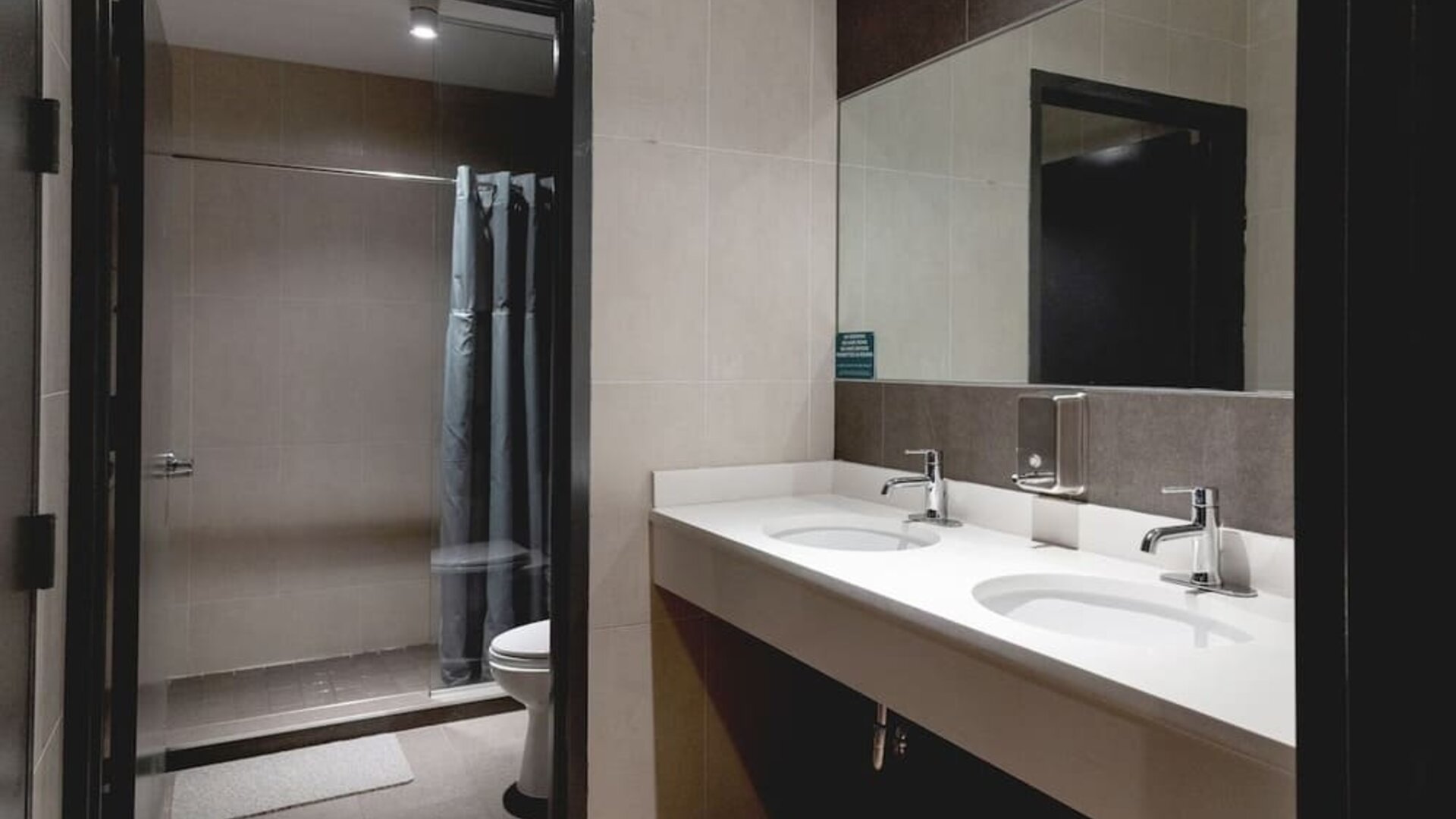 Guest bathroom at Nap York Central Park.