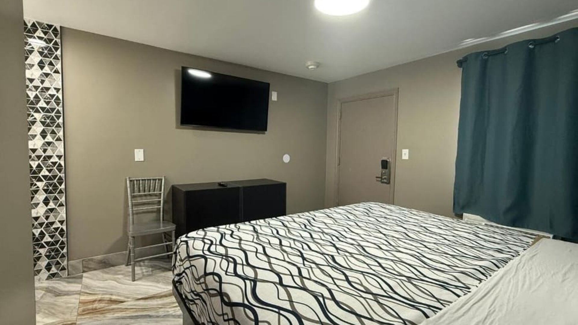 Day use room at Beauty Rest Hotel, Edison.