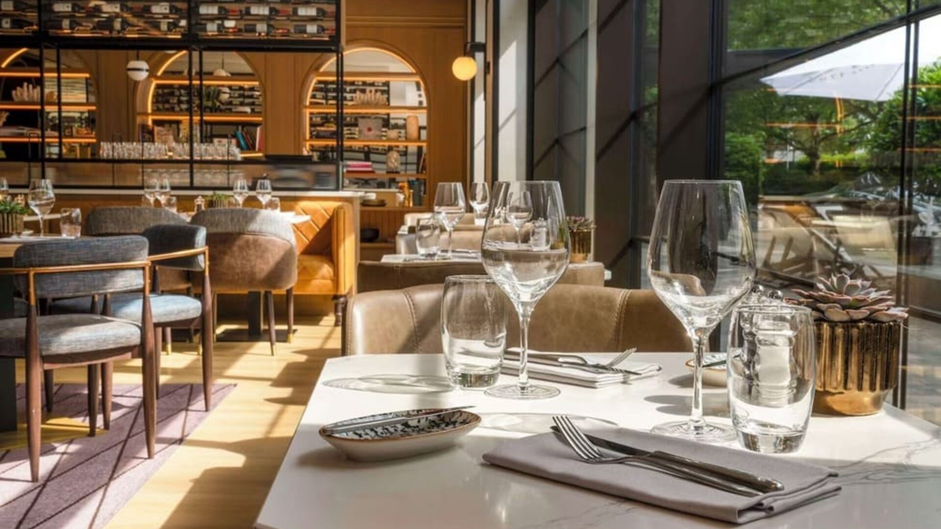 Dining room at DoubleTree By Hilton Berlin Ku'damm.