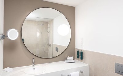 Day use room with TV at Hilton Heidelberg.