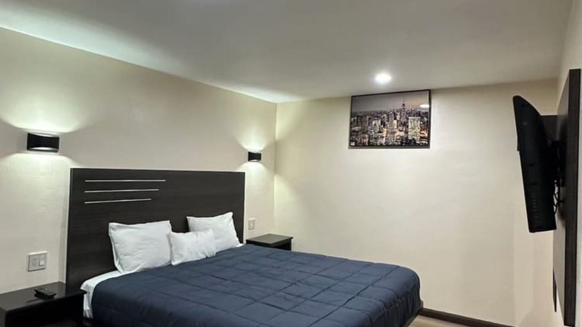 Day use room at Del Aire Inn.