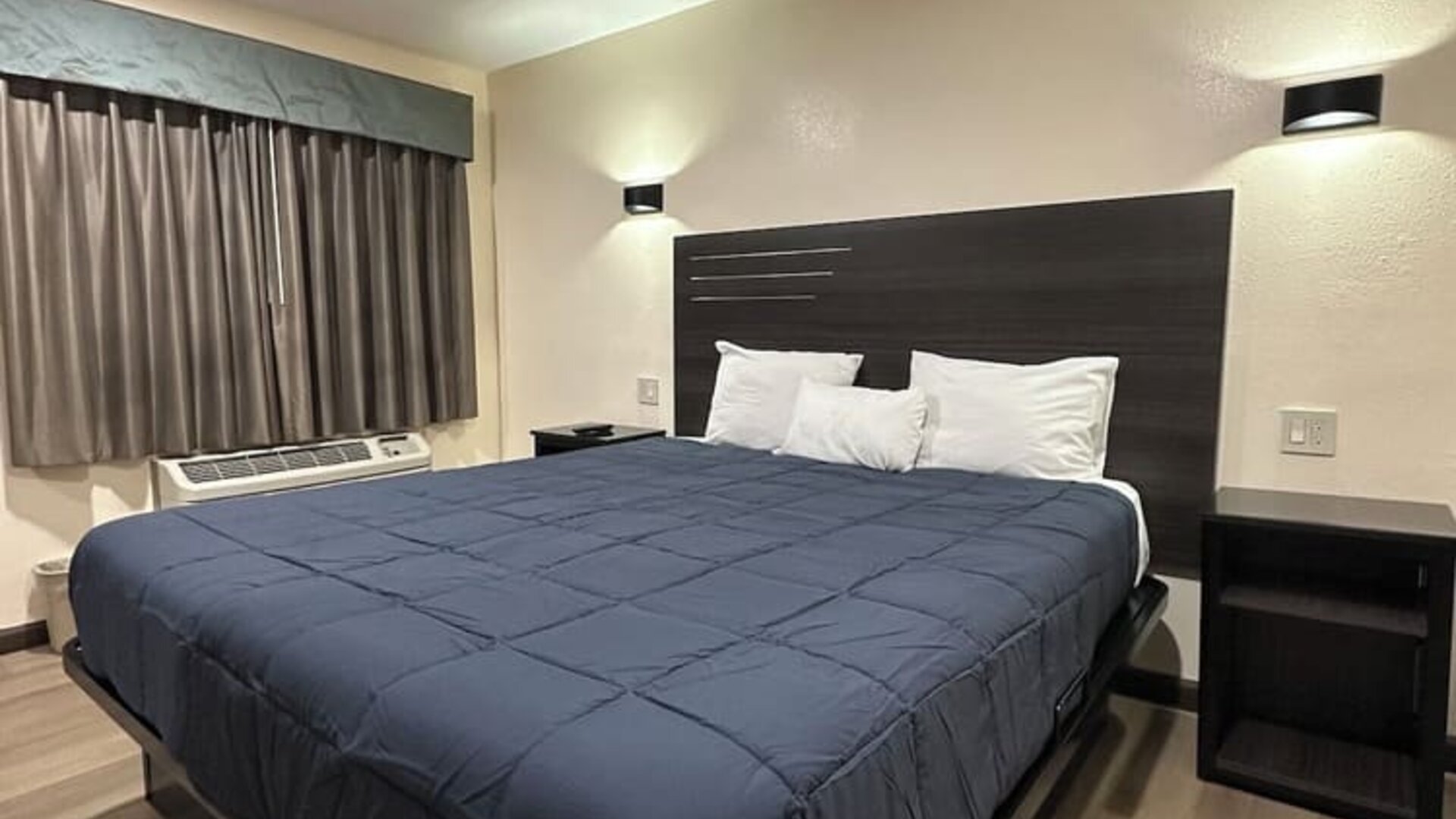 Day use room at Del Aire Inn.