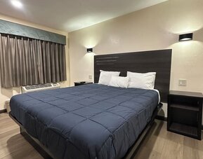 Day use room at Del Aire Inn.