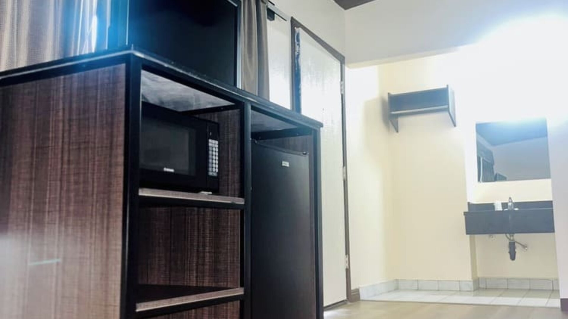 Day use room at Del Aire Inn.