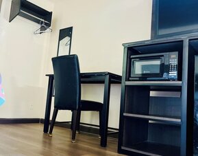 Day use room at Del Aire Inn.