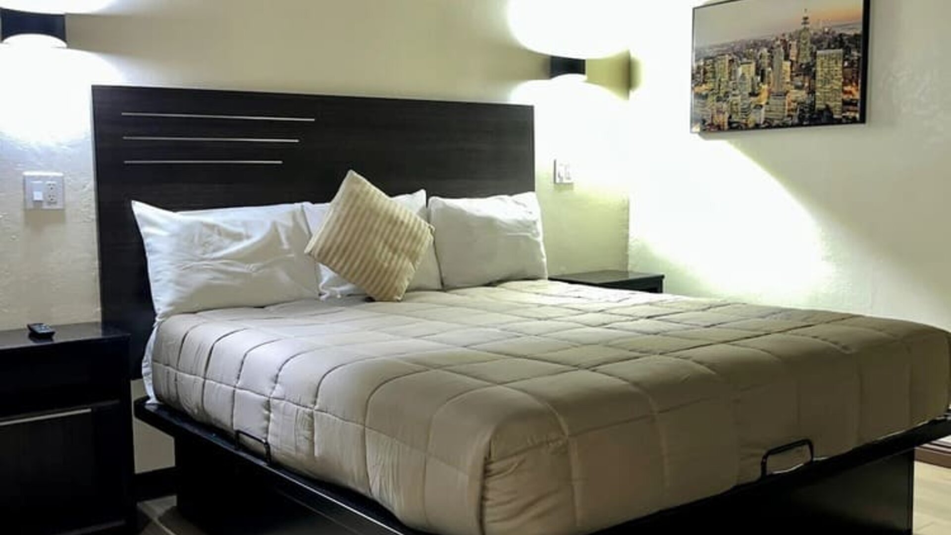 Day use room at Del Aire Inn.