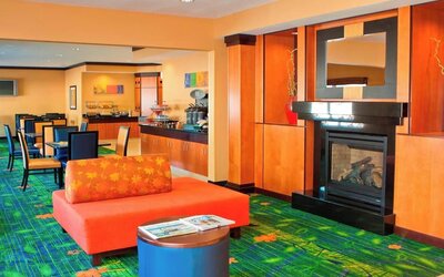 Lobby and lounge at Fairfield Inn & Suites Joliet North/Plainfield.