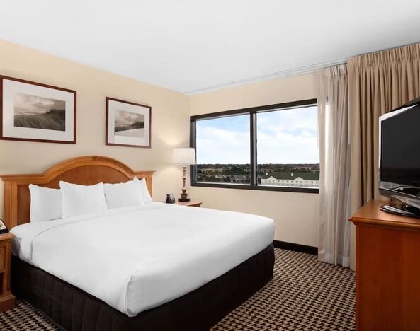 Day use room at Hilton Chicago/Oak Brook Suites.