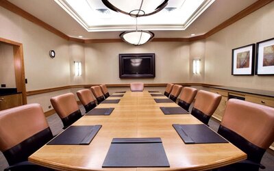 meeting room at Hilton Chicago/Oak Brook Suites.