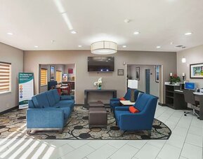 Lobby seating at Comfort Suites Lewisville.